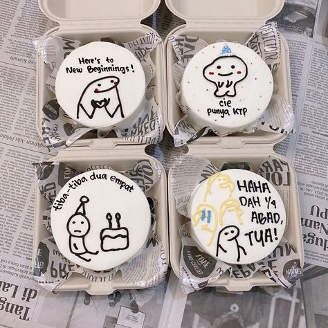 Cute Bento Birthday Cake, Cute Birthday Bento Cakes, Cartoon Bday Cake, Kue Korean Cake, Aesthetic Bento Cake Birthday, Korean Bento Cake Design Birthday, Desain Cake Bento, Bento Birthday Cake Design, Korean Style Cake Design
