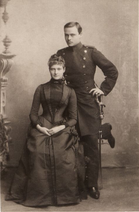 Darmstadt, Alix Of Hesse, Empress Alexandra Feodorovna, Empress Alexandra, Queen Victoria Family, Victorian Photography, Victorian Couple, Victorian Portraits, Alexandra Feodorovna