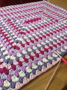 Grannysquares Crochet, Rectangle Granny, Granny Rectangle, Crochet Rug Patterns Free, Granny Square Crochet Patterns, Granny Square Crochet Patterns Free, Crochet Stitches For Blankets, Crochet Rug Patterns, Crochet For Beginners Blanket