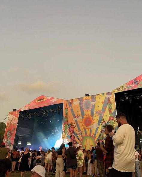 Laneway Festival Outfit, Film Festival Aesthetic, Summer Festival Aesthetic, Laneway Festival, Festival Australia, Music Festival Aesthetic, Nature Festival, Indie Festival, Uk Festival