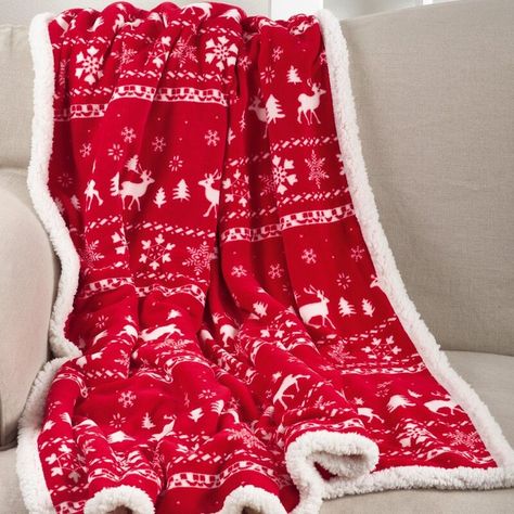 Couture, Natal, Sherpa Bedding, Rustic Christmas Mantel, Cozy Christmas Living Room, Christmas Throw Blanket, Christmas Throws, Lamb Decorations, Christmas Bedroom