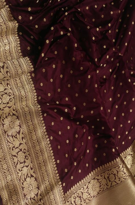 Latest Silk Sarees, Maroon Saree, Bridal Sarees South Indian, Indian Sari Dress, Silk Sarees Online Shopping, Banarsi Saree, Silk Saree Banarasi, Wedding Saree Collection, Katan Silk Saree