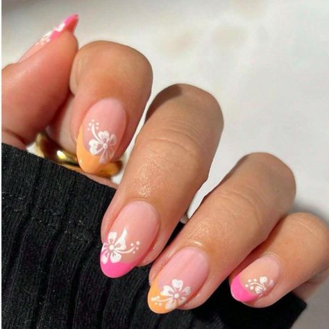 There's a new beauty trend taking over Instagram and it's absolutely stunning. Say hello to "quartz nails". Fingernail Ideas, Beachy Nails, Corak Bunga, Girly Acrylic Nails, Cute Simple Nails, Spring Acrylic Nails, Simple Gel Nails, Summery Nails, Her Nails