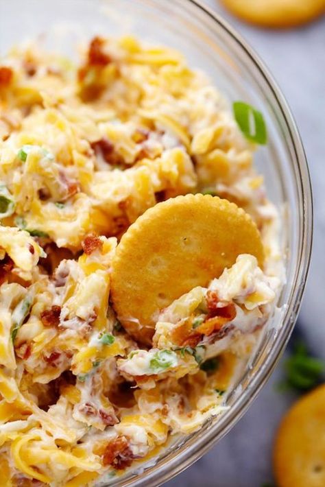 The best recipe for the famous million dollar dip - Neiman Marcus Dip Million Dollar Dip Recipe, Make Ahead Christmas Appetizers, Million Dollar Dip, Super Bowl Essen, Best Appetizer Recipes, Quick Appetizers, Buffalo Chicken Dip, Potato Skins, Mango Salsa