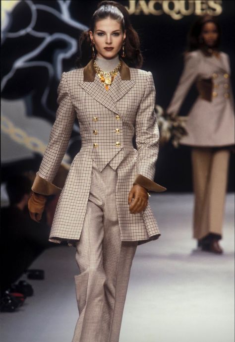 Jacques Fath, Runway Fashion Couture, 90s Runway Fashion, Runway Outfits, Original Supermodels, 90s Fashion Outfits, Elegantes Outfit, Look Vintage, Mode Vintage