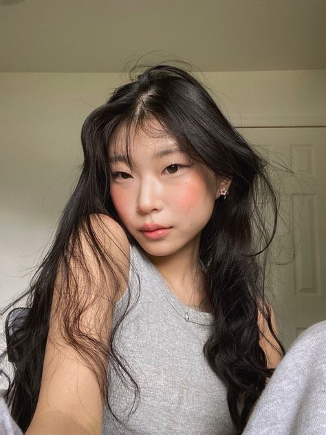 Asian Makeup Inspo Aesthetic, Japanese Look Makeup, Igari Makeup Monolid, Natural Flushed Makeup, Natural Monolid Makeup, Asian Blush Makeup, Peach Korean Makeup, Monolid Natural Makeup, Monolid Korean Makeup