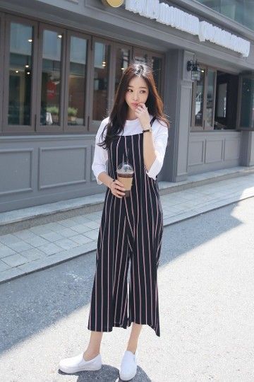 9e984c108157cea74c894b5cf34efc44desc35315613ri Korean Jumpsuit Outfit, How To Style Jumpsuit Outfit Ideas, Jumper Pants Outfit, Dangri Dress, Best Casual Outfits, Jumper Outfit, Western Wear Outfits, Jumpsuit Outfit, Korean Fashion Dress