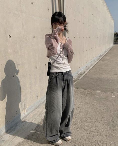 ♥ acubi fashion Cute Fashion Korean Casual Outfits, Korean 90s Fashion, Summer Korean Outfits, Girl Rockstar, Chinese Douyin, Acubi Club, Korean Fashion Grunge, Simple Streetwear, Korean Street Wear