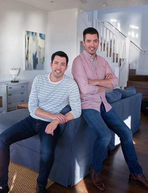 Property Brothers Living Room, Property Brothers Designs, Hgtv Property Brothers, Drew And Jonathan Scott, Famous Twins, Jonathan Silver Scott, Property Brother, Online Design Services, Scott Brothers