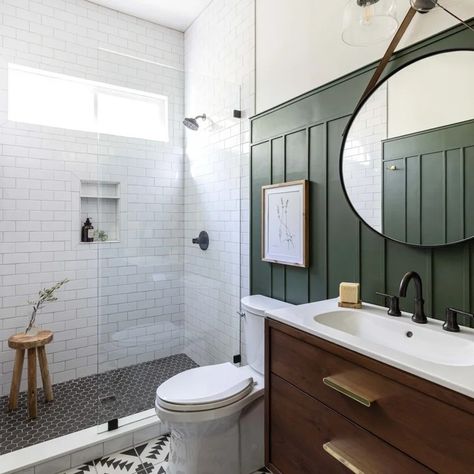 75 Beautiful Bathroom with White Tile and Green Walls Ideas & Designs - December 2023 | Houzz AU Green Bathroom White Subway Tile, Modern Farmhouse Green Bathroom, Bathroom White Tiles Green Walls, Black Green And White Bathroom, Green Tile Bathroom Wall, Green White Bathroom Ideas, Green Wall In Bathroom, White And Green Bathroom Ideas, Green Accent Wall Bathroom