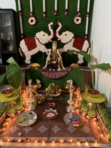 Varamahalakshmi Festival Decoration, Goddess Decor Home, Decoration For Lakshmi Pooja At Home, Varalakshmi Devi Decoration, Varamahalakshmi Backdrop Ideas, Back Drop Decorations For Pooja, Decoration Ideas For Varalakshmi Pooja, Vaibhav Lakshmi Pooja Decoration, Peacock Backdrop Decoration