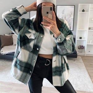 Fashion Outfits Jackets, Hipster Outfits For Women, Outfits Con Camisa, Plaid Shirt Women, Plaid Shacket, Oversized Flannel, Pastel Outfit, Spring Fashion Casual, Bodycon Floral Dress