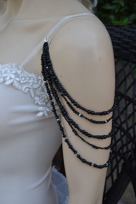 Neck And Shoulder Jewelry, Dress Beads Design, Beaded Shoulder Necklace, Diy Collar Necklace, Shoulder Necklace Diy, Body Chains Jewelry, Homemade Beaded Jewelry, Wire Beaded Necklace, Beaded Body Jewelry