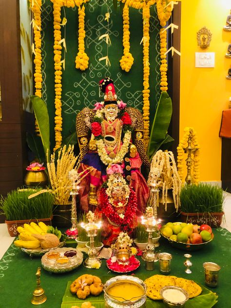 Background Decoration Ideas, Varalaxmi Pooja Decoration Ideas, Eco Friendly Ganpati Decoration, Lakshmi Puja, Puja Decoration, Mandir Decoration, Home Flower Decor, Pooja Decoration, Diy Floral Decor