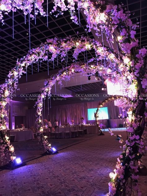 Free Wedding Decorations, Royal Purple And White Wedding, Rupunzle Quinceanera Dresses, Purple And Grey Wedding Decorations, Lavender And Black Wedding Decorations, Under The Lanterns Theme Prom, Green And Purple Sweet 16, Quinceanera Party Decorations, Purple And Black Wedding Decorations