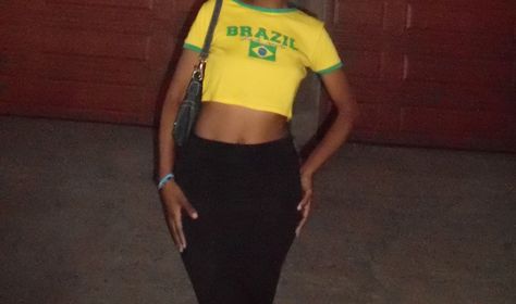 #brazil , #skirt , #body , #croptop , #inspo Brazil, Crop Tops, Skirt, Brazil Crop Top, How To Style, Crop Top, Quick Saves