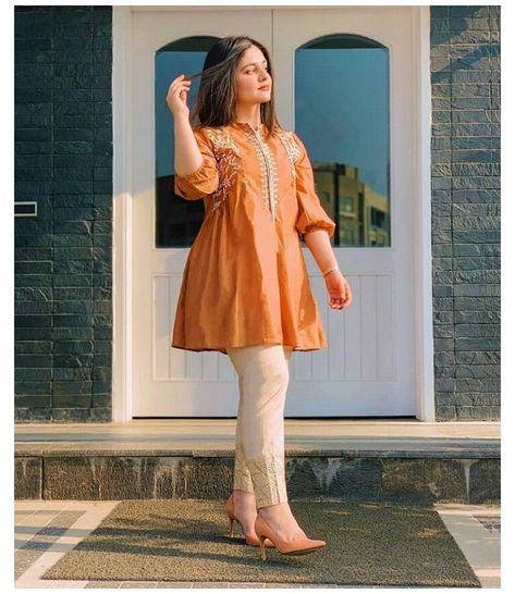 #simple #pakistani #dresses #simplepakistanidresses Pakistani Casual Dresses, Frock Fashion, Stylish Short Dresses, Pakistani Fashion Casual, Pakistani Dresses Casual, Pakistani Fashion Party Wear, Casual Wear Dress, Kurti Designs Party Wear, Sleeves Designs For Dresses