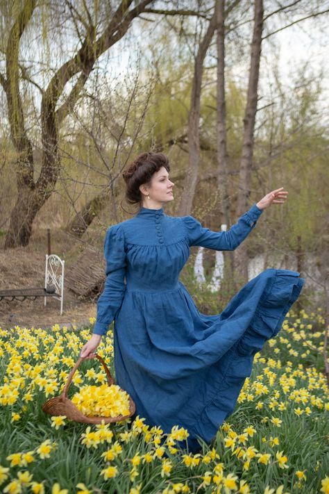 Victorian Era Peasant Dress, Edwardian Womens Fashion, Edwardian Casual Dress, Victorian Everyday Dress, Victorian Traveling Dress, Victorian House Dress, Victorian Casual Dress, Victorian Dress Patterns, Victorian Walking Dress