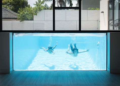 Casa Makris, Ivanhoe, Australia - KUD Architects - © Billy Kavellaris Glass Entrance, Oberirdischer Pool, Steel Frame Doors, Brick Projects, Melbourne Suburbs, Palm Springs Style, Retro Interior Design, Storey Homes, Plunge Pool