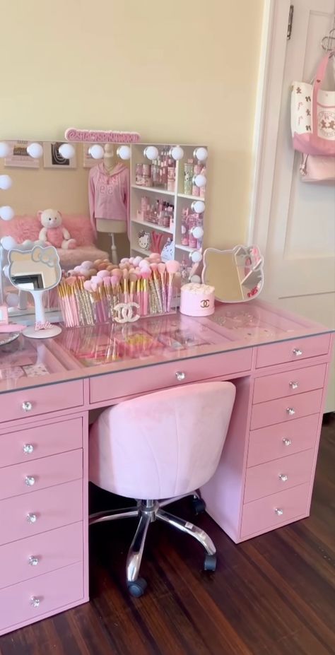 pink room coquette Pink Vanity Room, Hello Kitty Room Decor, Hello Kitty Rooms, Pink Bedroom Decor, Luxury Room Bedroom, Pink Room Decor, Beauty Room Decor, Girly Room, Cute Bedroom Decor