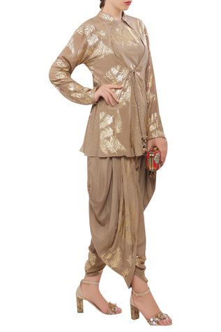 Dhoti Dress, Dhoti Pant, Fancy Kurti, Dhoti Pants, Fashion Design Patterns, Stylish Short Dresses, Printed Jacket, Pakistani Dresses Casual, Beige Jacket