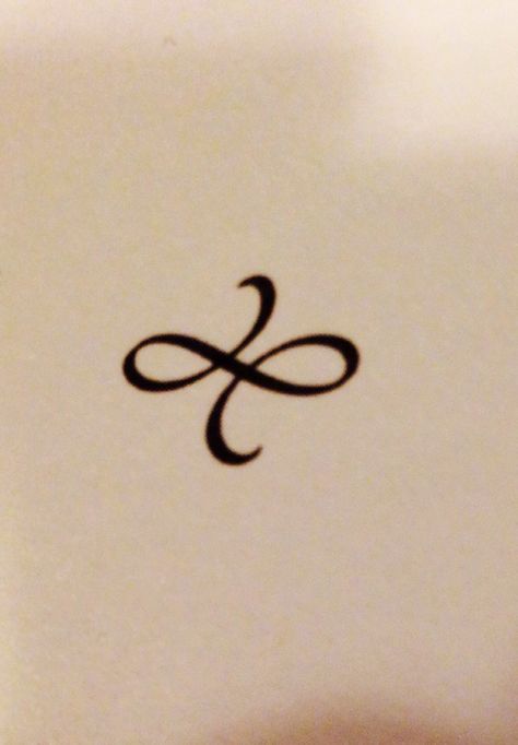 Friendship tattoo idea Friendship Tattoos, Celtic Symbol For Friendship, Friendship Symbol Tattoos, Symbol For Family Tattoo, Bestfriend Tattoos, Bestie Tattoo, Friendship Symbols, Bff Tattoos, Symbol Tattoos