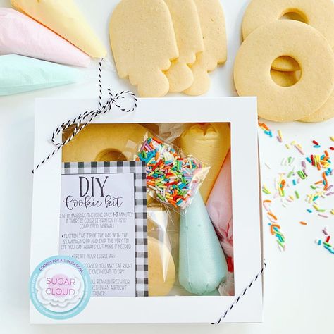 Diy Cookie Box Packaging, Cookie Decorating Kits Diy, Diy Cookie Kits, Meal Kits Diy, Christmas Cupcake Cake, Diy Sugar Cookies, Sugar Cookie Kit, Diy Cookie Kit, Diy Cookies