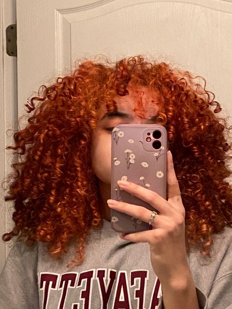 Red Orange Curly Hair Black Women, Ginger Red Natural Curly Hair, Cute Colors To Dye Your Curly Hair, Red Hair With Curly Hair, Color Hair Curly Ideas, Cooper Hair Color On Curly Hair, Orange Red Curly Hair, Copper Orange Curly Hair, Orange Brown Curly Hair