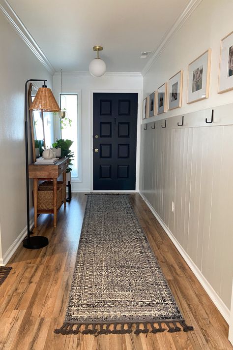 hallway accent wall Foyer Accent Wall Entryway, Entryway Accent Wall Ideas, Entryway Wall Ideas, Enclosed Breezeway, Entryway Accent Wall, Foyer Accent Wall, Cozy Entryway, Front Entry Decor, Front Doors Ideas