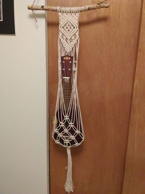 Graz, Ukelele Macrame Hanger, Ukulele Macrame Hanger, Diy Ukulele Hanger, Guitar Macrame Hanger, Macrame Ukulele Hanger Diy, Macrame Guitar Hanger Tutorial, Macrame Guitar Hanger, Macrame Ukulele Hanger