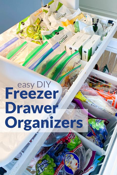 If you have a refrigerator that has a pull-out bottom drawer style freezer you may like this idea on how to organize freezer drawers for a few dollars. It is easy to do and will have your freezer organized once and for all. Organisation, Organize Freezer, Deep Freezer Organization, Freezer Storage Organization, Chest Freezer Organization, Drawers Diy, Freezer Drawers, Freezer Drawer, Fridge French Door