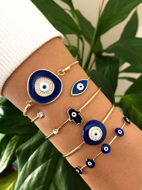 Evil Eye Bracelet Diy, Evil Eye Fashion, Evil Eye Jewelry Bracelet, Blue Evil Eye Bracelet, Turquoise Diamond Rings, Cuff Bracelet Gold, Jewelry Bangles, Bracelet Evil Eye, Evil Eye Design