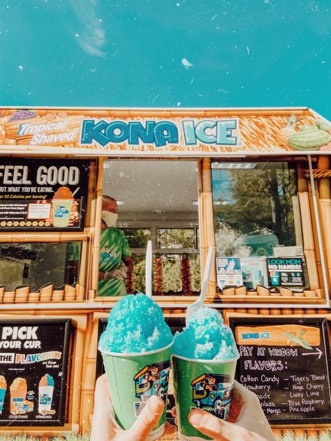 Kona Ice Truck, Snowcone Pictures, Snowcones Aesthetic, Snow Cone Food Truck, Snow Cones Aesthetic, Hawaii Food Truck, Tropical Food Truck, Summer Pool Party Aesthetic, Hawaii Aesthetic Food