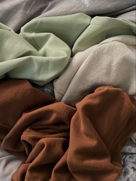 Earth Tone Aesthetic Fashion, Evan Zanders, Stevie Shay, Earth Tone Fashion, Earth Tone Aesthetic, Earth Tones Fashion, Liz Tomforde, Mint Green Wallpaper Iphone, Blue Garden