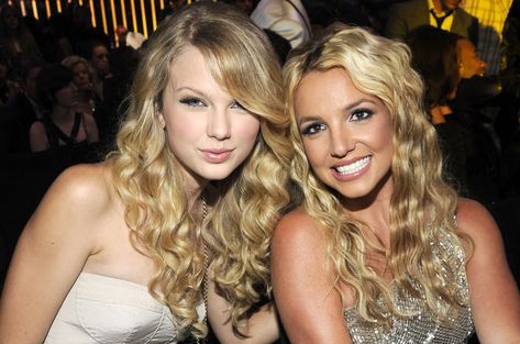 Britney Spears Forgot About Meeting Taylor Swift... Twice | Billboard Britney Spears Toxic, Britney Jean, Mtv Videos, Video Music Awards, Mtv Video Music Award, Taylor Swift Lyrics, Beautiful Songs, Taylor Alison Swift, Instagram Captions