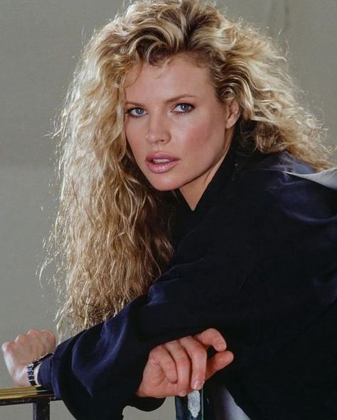 Curly Hair Celebrities, Eric Roberts, Kim Basinger, 15 December, Valley Girls, Michelle Pfeiffer, Celebrity Portraits, December 2022, Blonde Women