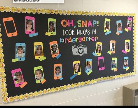 Oh snap bulletin board Oh Snap Bulletin Board, Graduation Bulletin Board, September Bulletin Boards, School Bulletin Board Ideas, Classroom Bulletin Boards Elementary, Paper Flowers Backdrop, Welcome Bulletin Boards, Elementary Bulletin Boards, Kindergarten Bulletin Boards