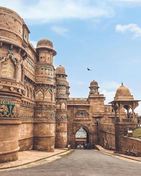 Gwalior, Madhya Pradesh Cultural Architecture, Indian Architecture, Gwalior Fort, Historical India, India Travel Places, India Architecture, Ancient Indian Architecture, India Culture, Historical Monuments