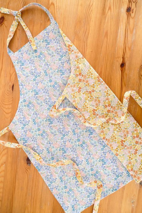 How to Make an Apron (With Apron Pattern) - Makyla Creates Upcycling, Couture, Patchwork Apron Pattern, Fancy Aprons Ideas, Sewing Projects Apron, Sew An Apron Free Pattern, How To Make A Apron, How To Sew Apron, Apron Pattern Free Easy Sewing Projects