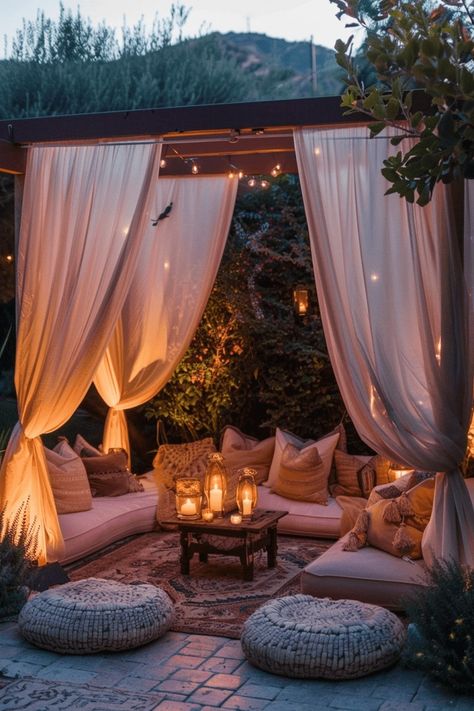 29 Boho Patio Ideas 12 Dreamy Outdoor Spaces, Boho Patio Ideas, Flowing Aesthetic, Bohemian Outdoor Spaces, Aesthetic Patio, Backyard Aesthetic, Romantic Backyard, Bohemian Patio, Garden Landscaping Ideas