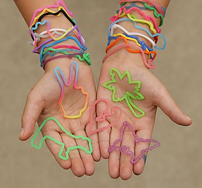 18 things you did in 2009 Kawaii, 2010 Aesthetic, 2000s Memories, Kid Core Aesthetic, Childhood Aesthetic, Nostalgia 2000s, 2010s Nostalgia, Kidcore Aesthetic, Silly Bands