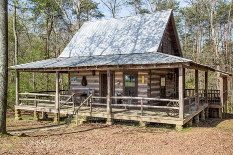 Take A Step Back In Time With An Overnight Stay At The Historic Bear Creek Log Cabins In Alabama Primitive Log Cabin Interior, Log Cabins In The Woods, Cabins In The Mountains, Pecan Orchard, Cabin Build, Rustic Houses, Great Vacation Spots, Old Cabins, Cozy Log Cabin