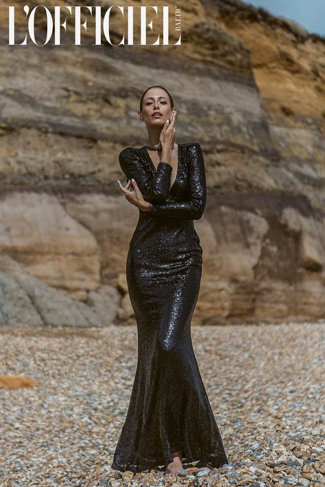 Long Dress Fashion Photography, High Fashion Outdoor Photoshoot, Fashion Dress Photography, Editorial Photoshoot Poses, Editorial Dress Photoshoot, Editorial Model Poses, Outdoor Fashion Photoshoot, Poses In Long Dresses, Black Dress Beach Photoshoot