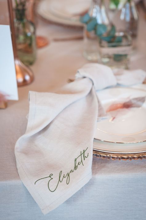 Hand embroidered soft linen napkin make a perfect wedding favour.  Neutral shades for the wedding table enhanced with copper elements. Tela, Personalised Napkins, Timeless Elegant Wedding, Cloth Napkins Wedding, Napkins Wedding Table, Linen Napkins Wedding, Monogrammed Wedding Napkins, Embroidery Napkins, Wedding Napkins Personalized