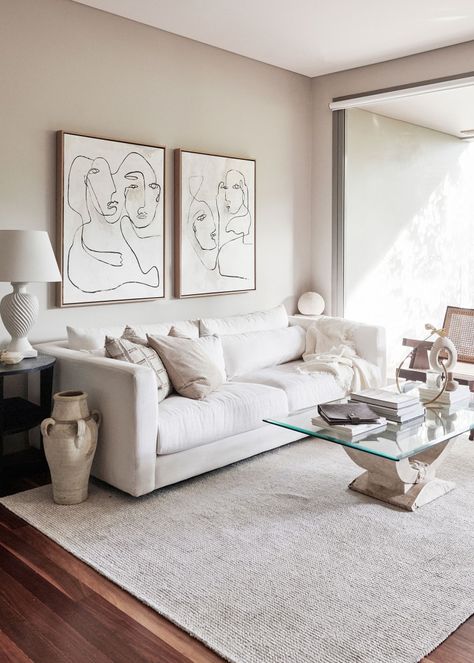 All White Room, Minimalist Living Room Decor, Beige Living Rooms, Hus Inspiration, White Living, White Living Room, Living Room Inspo, Minimalist Living, Living Room Decor Apartment