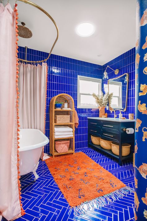 We love how much the VELUX Sun Tunnel brightens small spaces. Explore this colorful, light-filled kids' bathroom from Studio DIY on the blog. Photo credit: Jeff Mindell Jewel Tone Bathroom, Maximalist Interior Design, Old Bathrooms, Maximalist Interior, Old Bathroom, Studio Diy, Bad Inspiration, Decor Shabby Chic, Tub Shower Combo