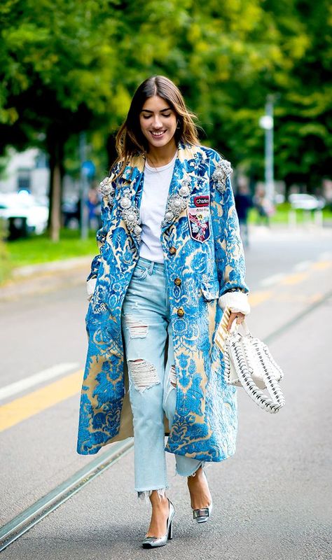 Kimonos, Italian Girl Style, Modest Summer Fashion, Edgy Casual, Floral Coat, Creation Couture, Easy Street, Italian Girls, Coat Outfits