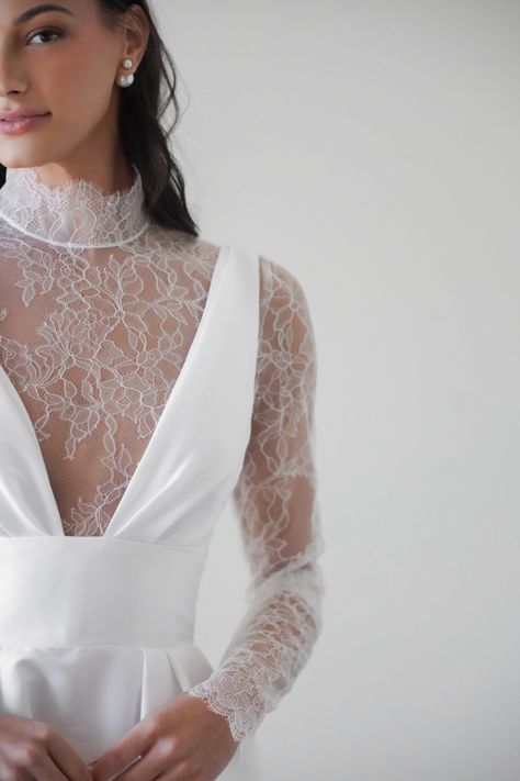 Turtle Neck Wedding Dress, Lace Bolero Wedding, Wedding Dress Overlay, High Neck Lace Wedding Dress, Wedding Bodysuit, Bridal Topper, Wedding Dress Topper, Bridal Bodysuit, Wedding Dress Necklace