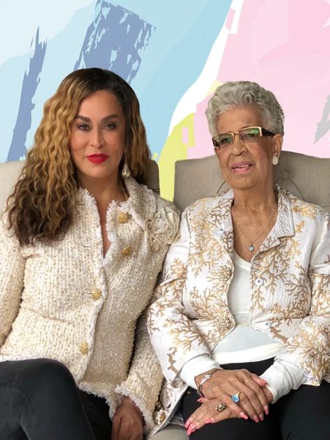 This Photo Of Tina Knowles-Lawson And Her 92-Year-Old Sister - Essence Beyoncé, Tina Knowles, Grey Curly Hair, Heartwarming Photos, Boucle Jacket, Destiny's Child, All Smiles, Beyonce, Beautiful Photo