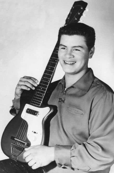 Ritchie Valens La Bamba, Birthday Remembrance, Successful Artist, 1950s Rock And Roll, 50s Music, Ritchie Valens, Retro Band, Winter Dance, Vintage Advertising Art